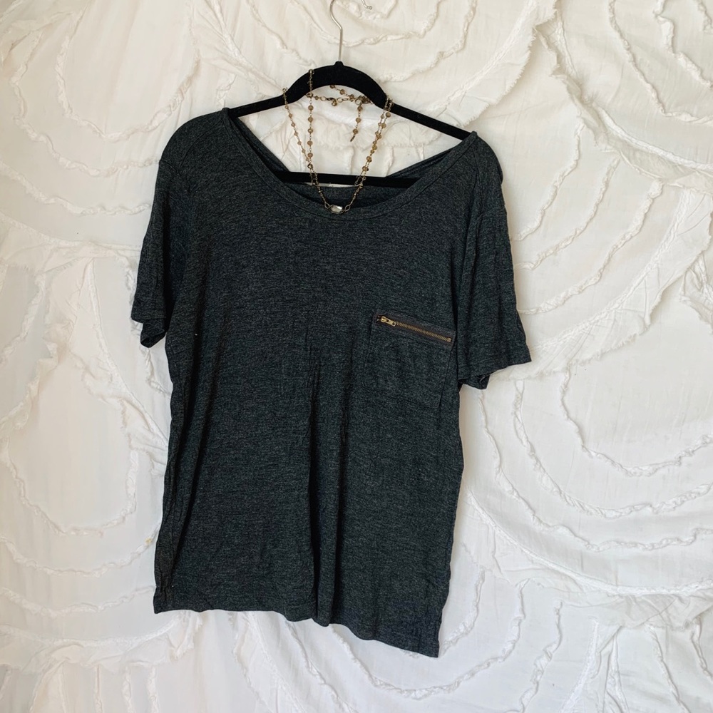 loose gray zipper tee!